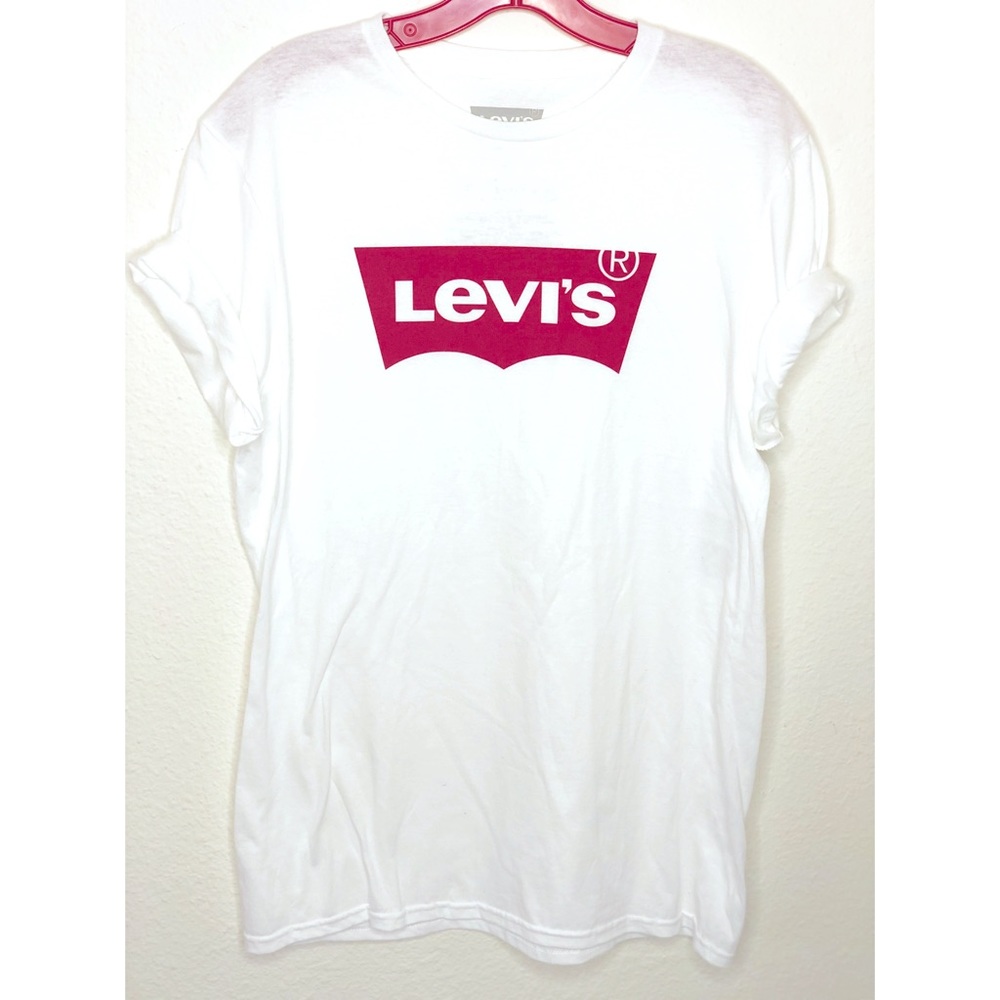 Levi’s White Tee with Red Logo Size Medium